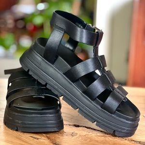 Chunky platform gladiators